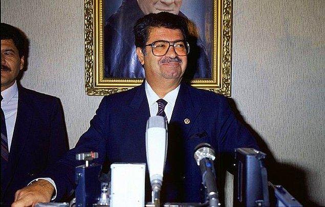 8. 1987 yılında İkinci Turgut Özal Hükûmeti kuruldu.