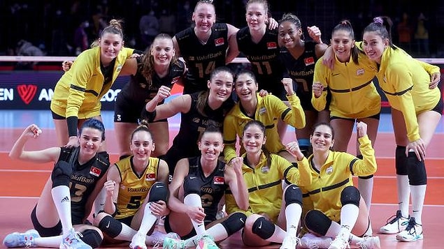 Vakıfbank, Türkiye'nin ev sahipliğinde düzenlenen 2021 Dünya FIVB Kadınlar Şampiyonası final maçında, Imoco Volley’i 3-2 yenerek kupanın sahibi olmuştu.
