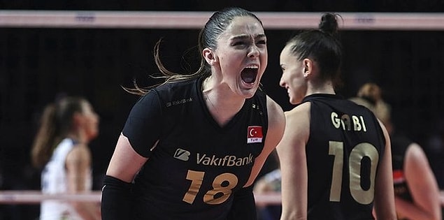 Her zamanki gibi voleybolcularımızın her biri sahada üstün performans gösterip canla başla mücadele etmişti. A Milli Voleybol Takımımızın ve Vakıfbank'ın yıldızı Zehra Güneş de yine tüm dikkatleri üzerine çekmişti.