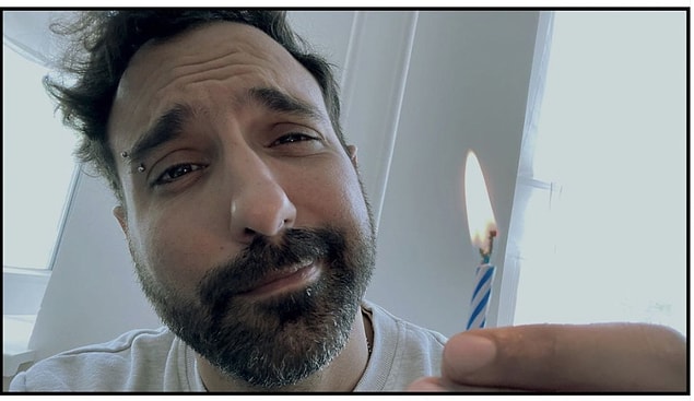 Kendisi Almanya'da yaşıyor,