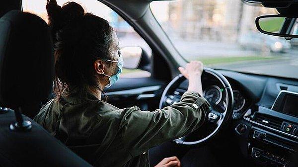 Kadın şoförlerle alakalı espriler çoğu zaman sosyal medyaya konu oluyor. Oysa trafik kazalarının tamamına yakınını aşırı hız yapan erkek sürücüler oluşturuyor.