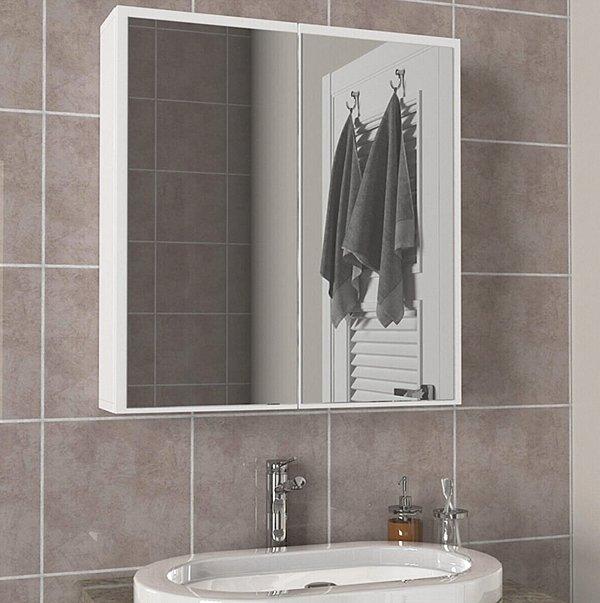 15. Aynalı banyo dolabı ile banyonuzu ferah gösterirken depolama alanı yaratabilirsiniz.