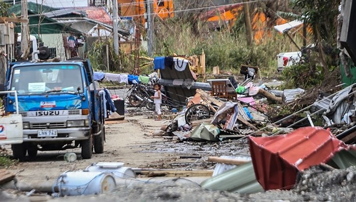 Rai Tayfunu'nun Vurduğu Filipinler'de Ölü Sayısı 375'e Yükseldi