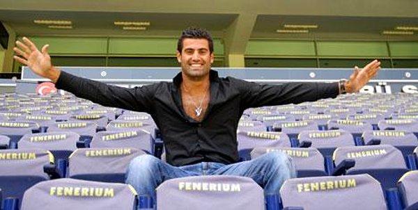kendisiyle bütünleşen Fenerbahçe’ye 2002-2003 sezonunda transfer oldu.