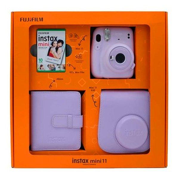 6. Her an fotoğraf çekmeye bayılan Instagram fenomeni arkadaşınız için; Fuji Instax Mini 11 Lilac Purple Bundle Box;