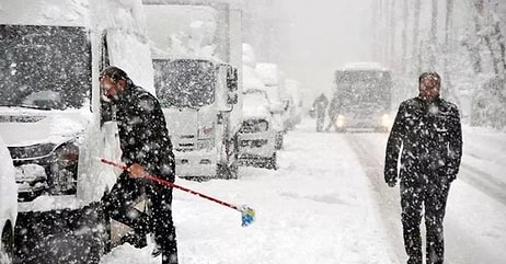 Trabzon Valiliğinden Açıklama: Kar Yağışı Sebebiyle Eğitime ve Ulaşıma Ara Verildi!