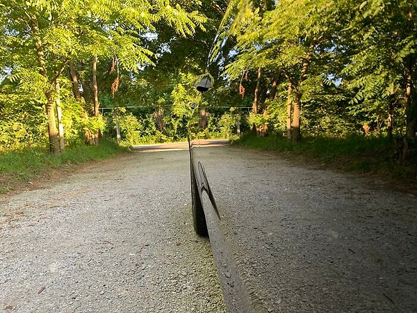 15. Свежо отполировали (там машина)