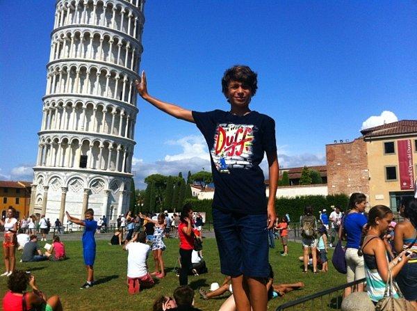 17. Veee son olarak her köşesi tarihi kalıntılarla dolu ülkedeki en önemli yapıtlardan olan ve turistlerin fotoğraf çekilmek için vazgeçilmezi haline gelmiş Pisa Kulesi!