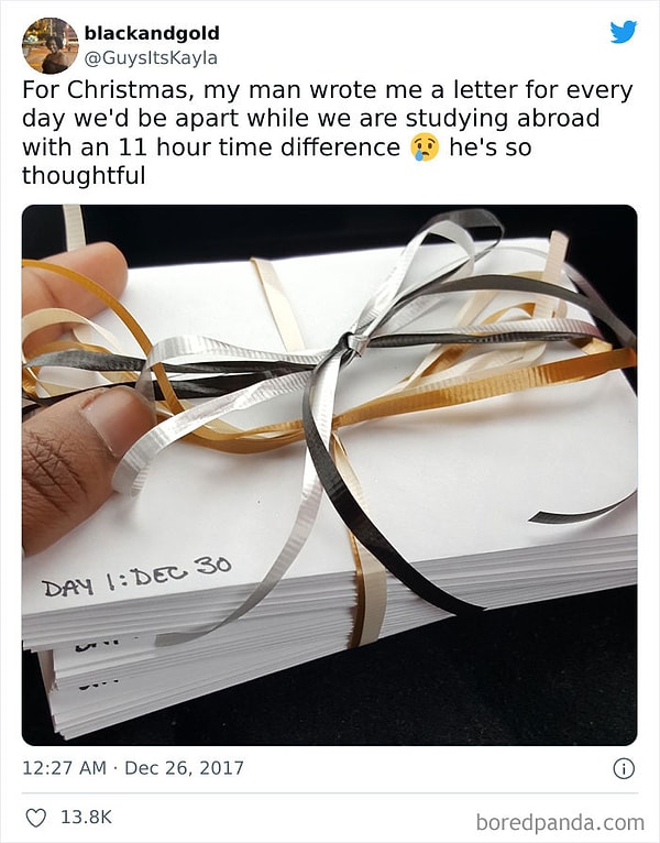 20. Мой парень написал мне письмо на каждый день, который мы будем не вместе пока я учусь заграницей с 11 часовой разницей во времени.