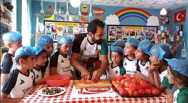 Mesela Diyarbakır'ın Kumrucuk Köy'ünde görev yapan Hasan Öğretmen, tamamen kendi imkanlarıyla çocuklara Finlandiya tipi eğitim veriyor.