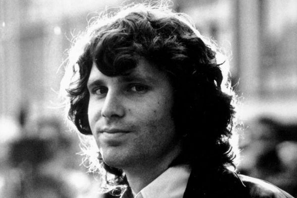 Jim Morrison'ın The Unknown Soldier isimli şarkı için bir video klip denemesi vardır.