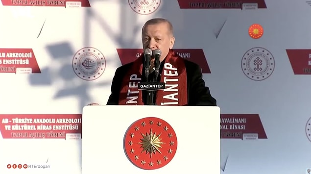 Cumhurbaşkanı Erdoğan, bugün Gaziantep'te yaptığı konuşmada birkaç gün önce Pitbull cinsi iki köpek tarafından saldırıya uğrayan küçük Asiye'den bahsetti.