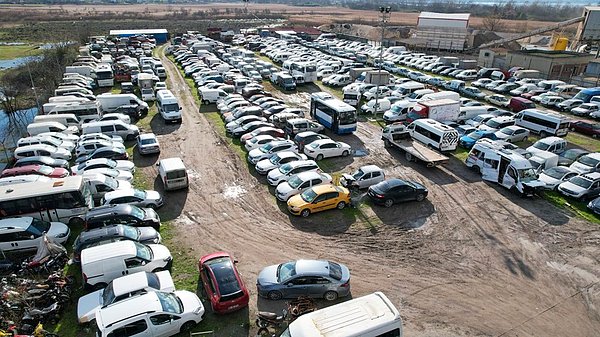 Bostan, otoparkta bulunan araçların toplam otopark ücreti hesaplandığında ise 5-6 milyon lirayı bulduğunu söyledi.