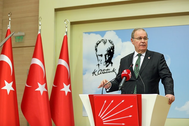 "Örtülü faiz artışı yapıldı, milli paramız, dolara bağlandı"