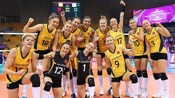 Türkiye'nin ev sahipliğinde düzenlenen 2021 Dünya FIVB Kadınlar Şampiyonası final maçında VakıfBank Imoco Volley’i 3-2 yenerek kupanın sahibi olmuştu.