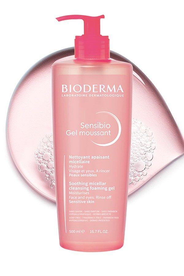 1. Sabun ve parfüm içermeyen, hassas ciltlere özel Bioderma temizleme jeli haftanın ilk yıldızı.