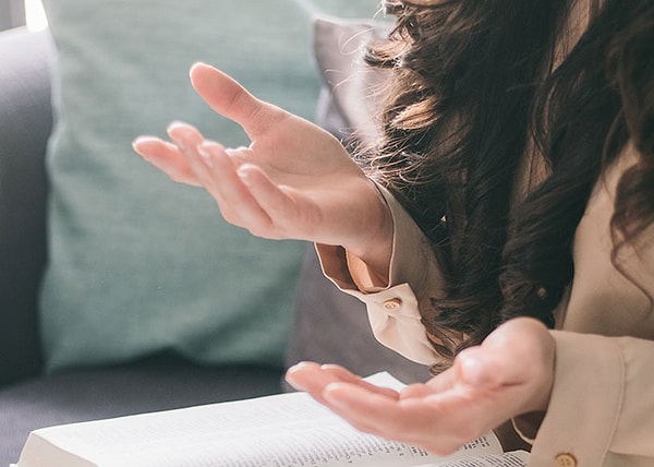 6. Разговаривать сам с собой. Люди не понимают, что это хороший способ решить проблемы или даже просто высказаться о чем-то