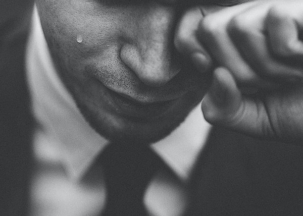 7. Плакать, если вы мужчина