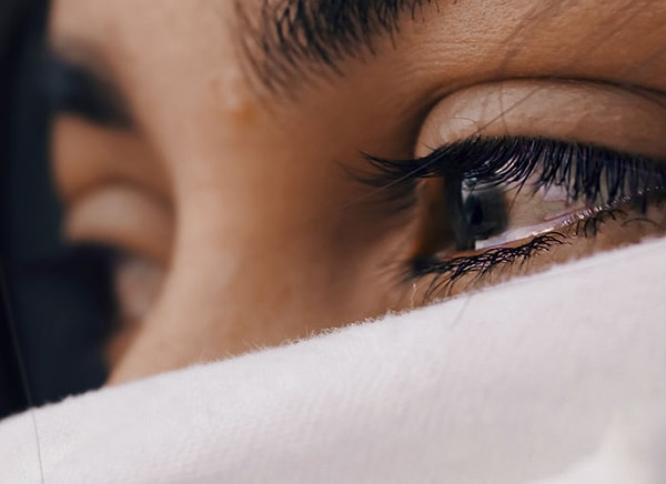 14. Скорбить. Люди говорят вам перестать это делать, потому что им неудобно