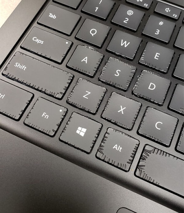 15. Вот что принудительная дезинфекция на работе сделала с моим новым ноутбуком за 2000 долларов прошлой зимой