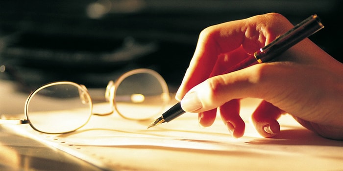 İkiyüzlü Ne Demek? TDK'ya Göre İki Yüzlü mü İkiyüzlü mü Olarak Yazılır?