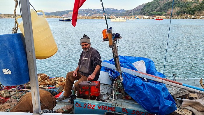 6 Yıldır İki Metrelik Teknede Yaşayan Adam: 'Bu Yalan Dünya Boş...'