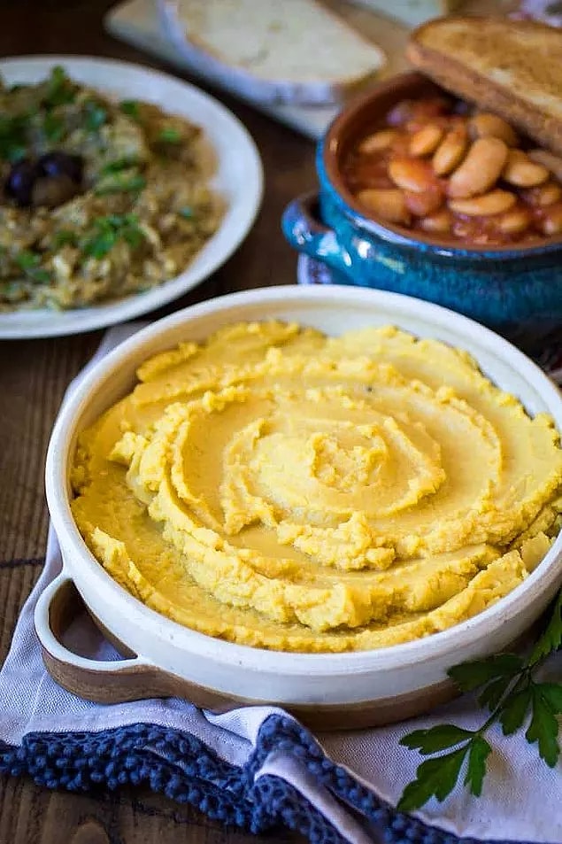 Fava kadar lezzetli, her sofraya yakışan başka bir meze yok! Fava tarifi