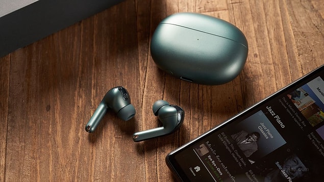 10. Xiaomi, merakla beklenen 12 modelini yarın tanıtacak. Paylaşılan son dedikodulara göre şirket, yeni modelini akıllı saat ve kulaklık gibi diğer modellerle birlikte tanıtacak.