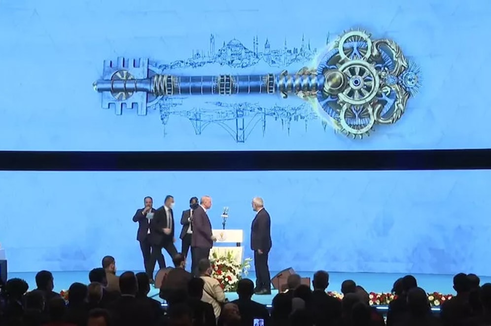 Cumhurbaşkanı Erdoğan'a NFT Tabanlı 'İstanbul'un Dijital Anahtarı' Hediyesi