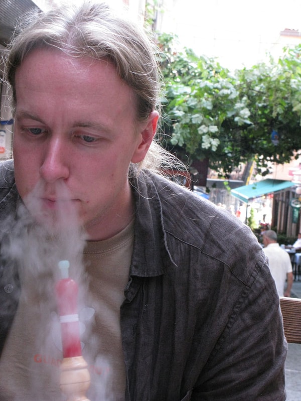 4. Курение в помещении. Трудно представить, что раньше курение в ресторане было приемлемым