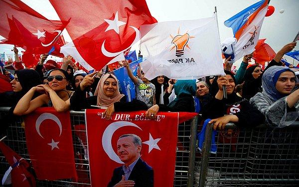 Bu seçmenlerin yüzde 44’ü AKP’nin son döneminde yolsuzluğun arttığından şikayet ederken,