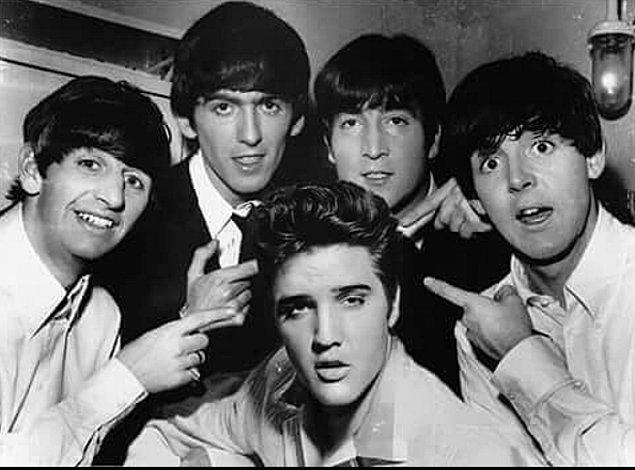 The Beatles Elvis ile tanıştığında, onunla en çok zaman geçiren kişi John Lennon olmuştu.