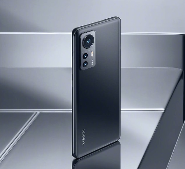 Ses özelliklerine baktığımızdaysa şirket, Xiaomi 12 modelinde Harman Kardon ile birlikte geliştirdiği stereo hoparlörleri kullanıyor. Ayrıca Dolby Atmos desteği de bulunuyor. Bu sayede oyun veya film izlerken çift taraflı olarak ses alabiliyorsunuz.
