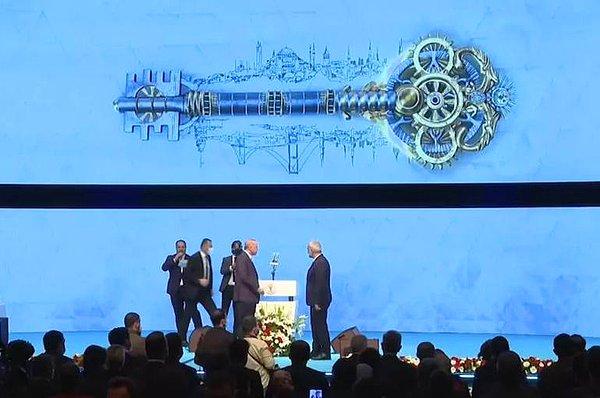 5. Cumhurbaşkanı Erdoğan’a NFT tabanlı ‘İstanbul’un Dijital Anahtarı’ hediye edildi.