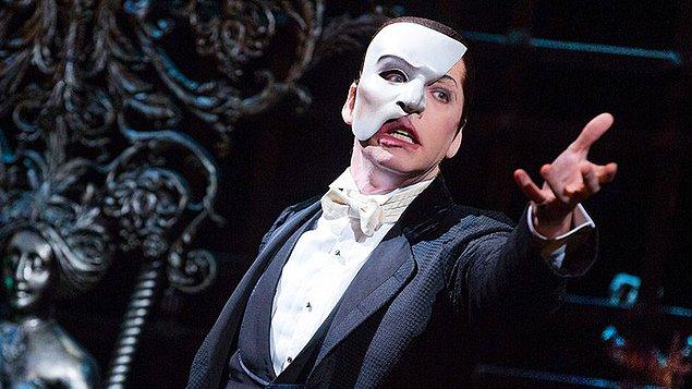 Bu zamana kadar en çok dinlenen ve en yüksek hasılatı yapan müzikal The Phantom of the Opera’dır.
