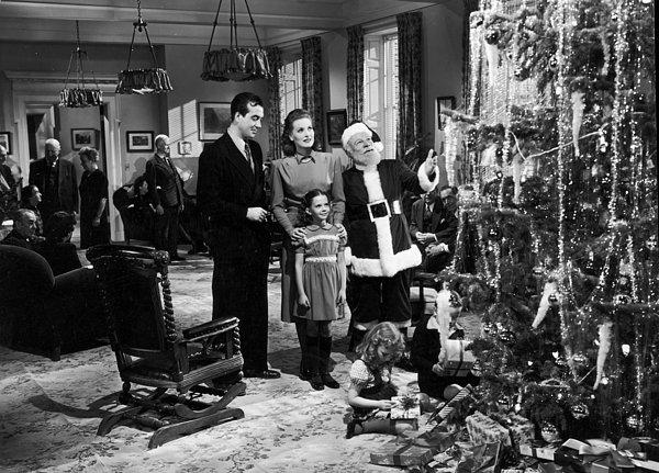 7. Miracle on 34th Street (1947)