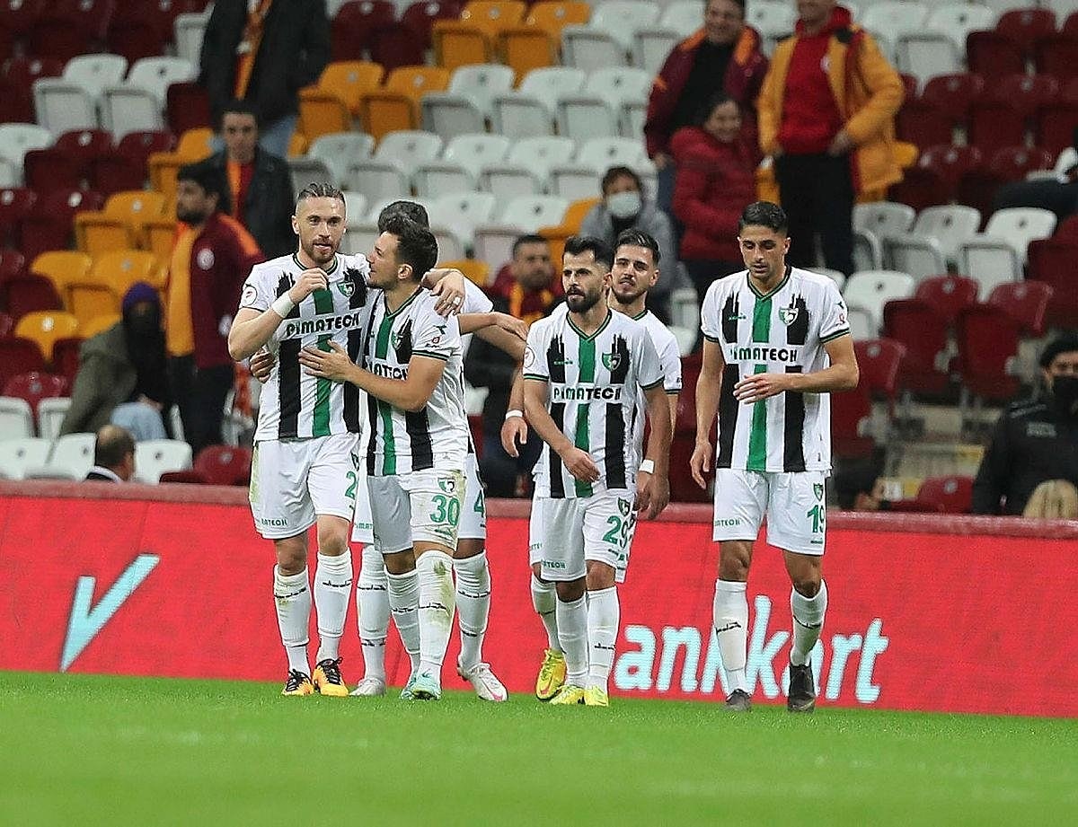 B Y K Ok Galatasaray Ziraat T Rkiye Kupas Nda Denizlispor A