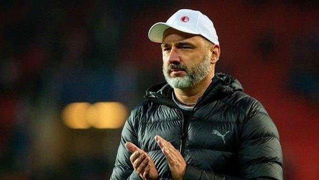 Kulübüyle 2023'e kadar kontratı bulunan Trpisovsky, Slavia Prag'ı 3 sezondur şampiyonluğa ulaştırıyor. Başarılı çalıştırıcıyla ilgili Beşiktaş'ın önündeki tek engel, 2023'e kadar olan kontratı.