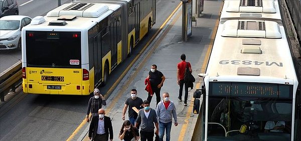 İstanbul'da metro, metrobüs, tramvay, minibüs, otobüs gibi ulaşım araçlarının hepsini aynı günde kullanabilecek bir kapasiteye sahip.