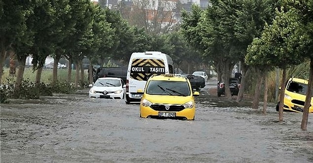 Antalya'da Okullar Tatil mi Edildi?