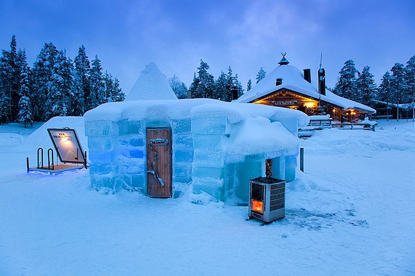 3. Sauna bir Fin adetidir ve her hafta Finliler bir kez bile olsa saunaya giderler.