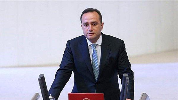 32. 6 Mayıs - Peker'in eski İçişleri Bakanı Mehmet Ağar’ın oğlu AKP Elazığ Milletvekili Zülfü Tolga Ağar hakkında bazı iddialar ortaya atması.