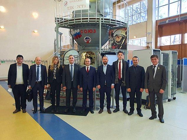 Türkiye Uzay Ajansı Başkanı Serdar Hüseyin Yıldırım, Rusya Federal Uzay Ajansı'nın (Roscosmos) daveti üzerine beraberindeki heyetle birlikte Rusya'nın başkenti Moskova'ya gitti.