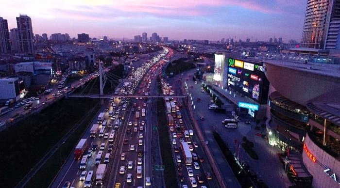 İstanbul Valiliği Açıkladı: İşte Yılbaşı Akşamı Kapalı Olacak Yollar