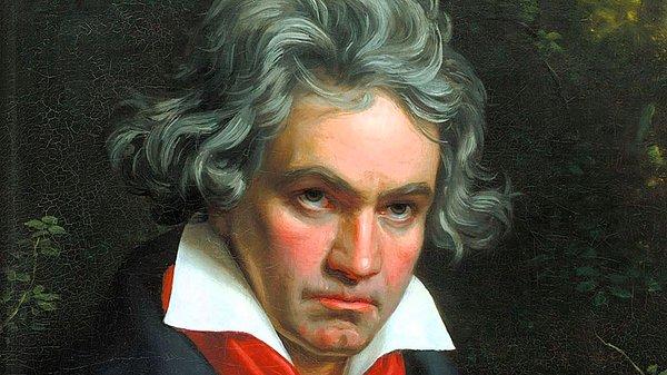 Müziğinin eşliğinde küllerimden yeniden doğduğum Beethoven…
