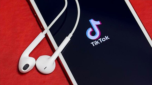 11. TikTok'ta görev yapan eski bir moderatör, travmatik video içeriğine sürekli maruz kalması nedeniyle zihinsel sağlığını koruyamadığını iddia ederek şirkete dava açtı.