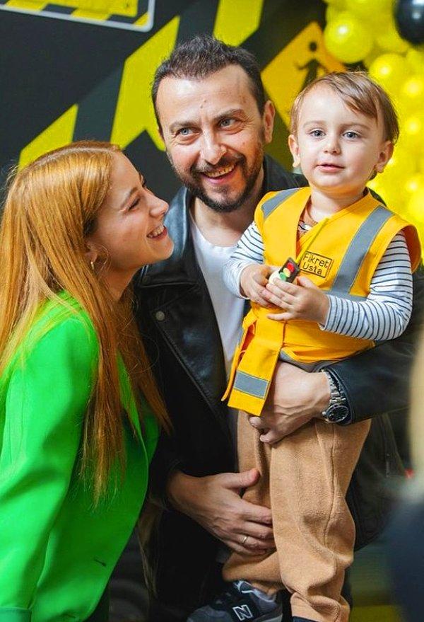 2019 yılında Ali Atay ile evlenen Hazal Kaya'nın oğlu, geçtiğimiz günlerde 2 yaşına girdi. Fikret Ali'nin doğum gününden paylaşılan bu gönderi, Hazal Kaya'nın en çok beğenilen paylaşımlarından biri.