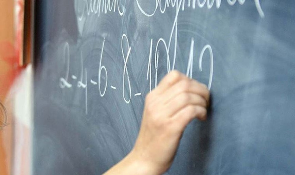 Öğrencisini Cetvelle Döven Öğretmen Görevden Alındı