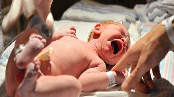 Bebekler Ne Zaman Sünnet Ettirilmeli?