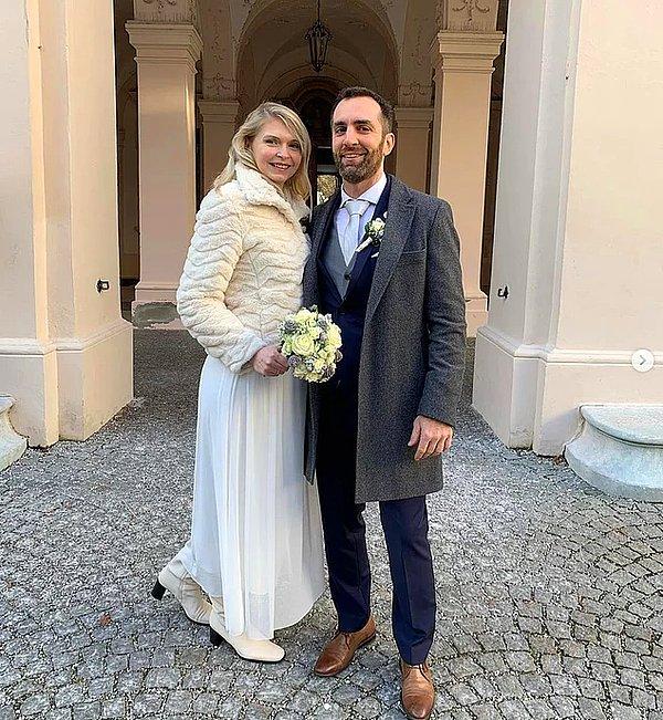 5. II. Abdülhamit’in üçüncü kuşak torunu Roland Selim Kadir Osmanoğlu’nun oğlu olan 44 yaşındaki Daniel Hamid Kadir Osmanoğlu, Rus kız arkadaşı Daria Lyakhova ile Mirabell Sarayı'nda evlendi.